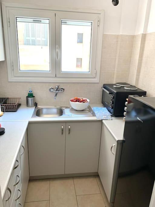 Spacious 4-Bedroom Family Home, 100M From Metro 雅典 外观 照片