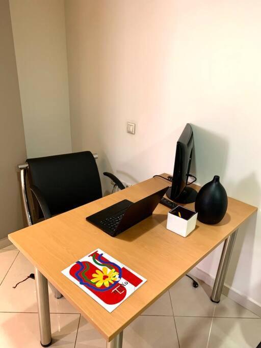 Spacious 4-Bedroom Family Home, 100M From Metro 雅典 外观 照片