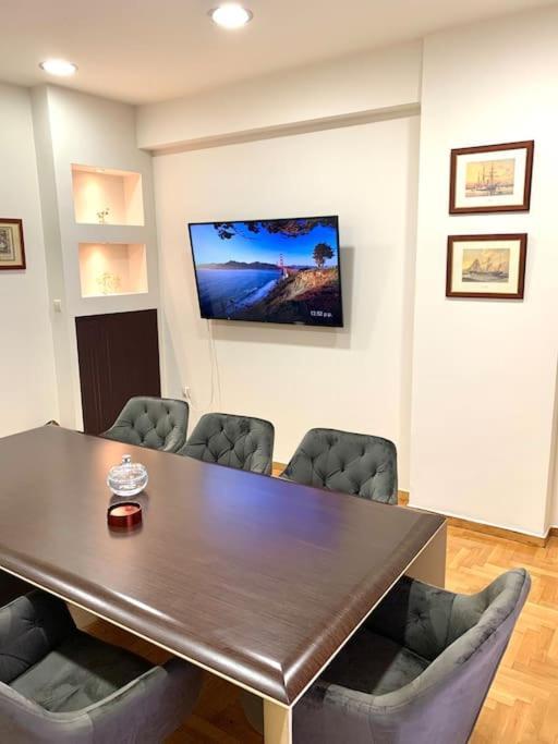 Spacious 4-Bedroom Family Home, 100M From Metro 雅典 外观 照片